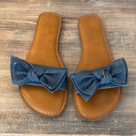 Time and Tru Shoes - Denim Bow Sandal flats